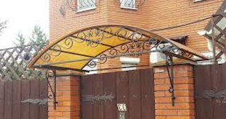 Навесы над калиткой - монтаж в Смоленске от НавесыСмл | от 1772 рублей